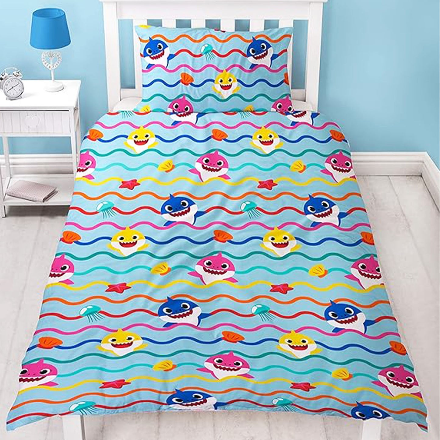 Baby Shark 'Rainbow Sharks' Single Rotary Duvet Set