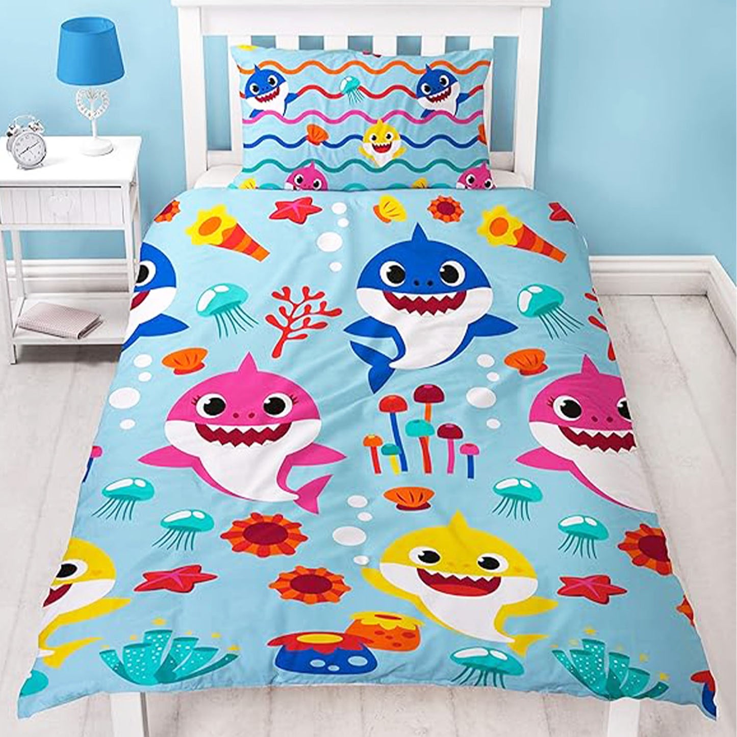 Baby Shark 'Rainbow Sharks' Single Rotary Duvet Set