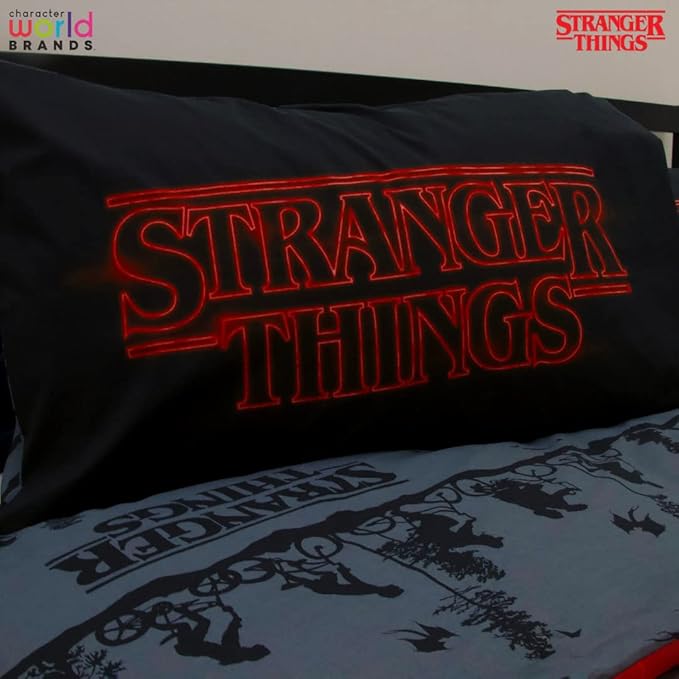 Stranger Things 'Hawkins Town' Panel Duvet Set