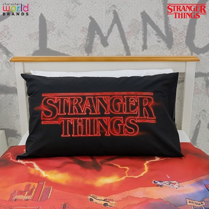 Stranger Things 'Hawkins Town' Panel Duvet Set