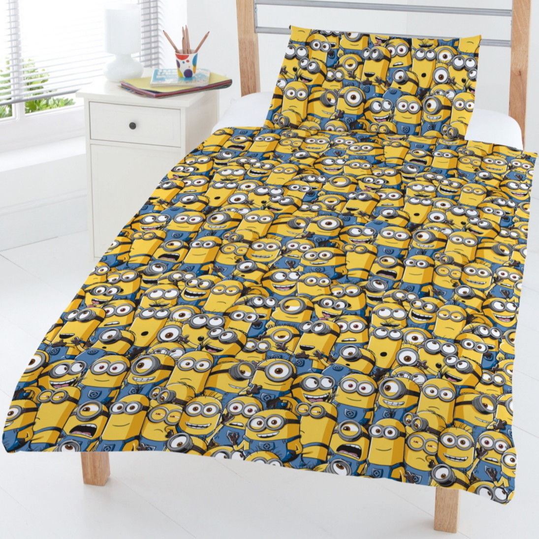 Despicable Me 2 'Minions' Junior Rotary Duvet Set